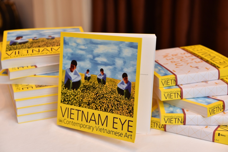 Ra mắt sách tôn vinh nghệ thuật đương đại Việt Nam