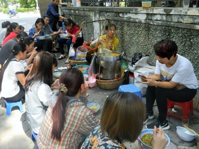 "Văn hóa bệt" trong ẩm thực đường phố Hà Nội