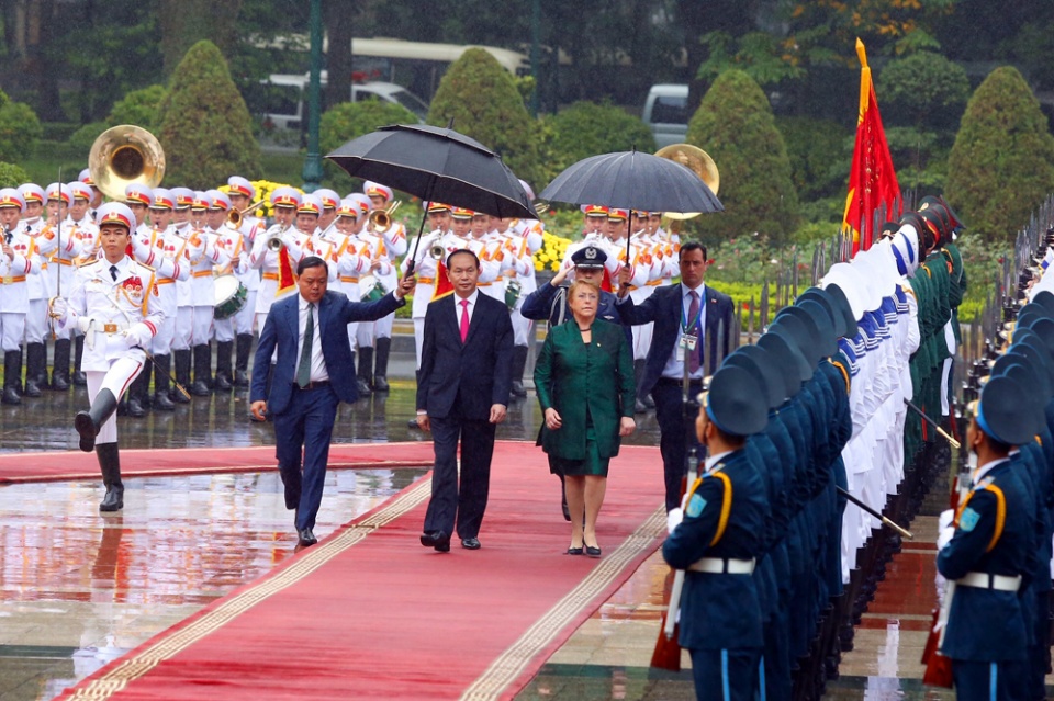 chu tich nuoc tran dai quang hoi dam voi tong thong chile