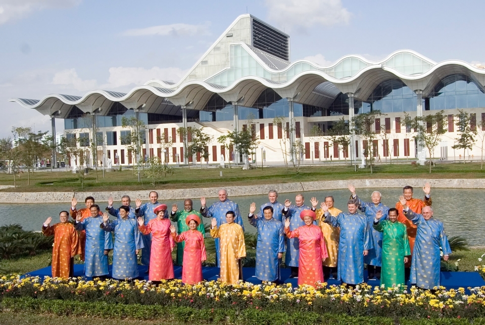 an tuong thoi trang apec tu ao da ao dai cho denao khoac chong nuoc