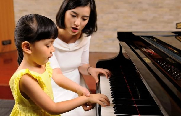Trung Quốc rộ mốt cho con học đàn piano