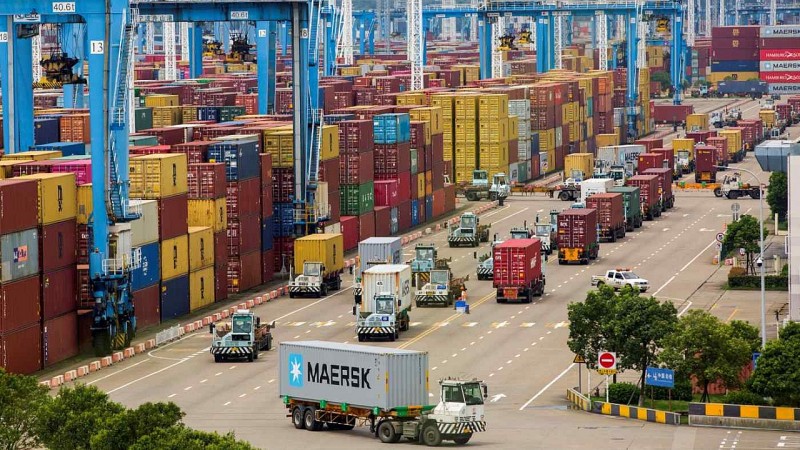 Hàng hóa lưu chuyển tại cảng Ninh Ban