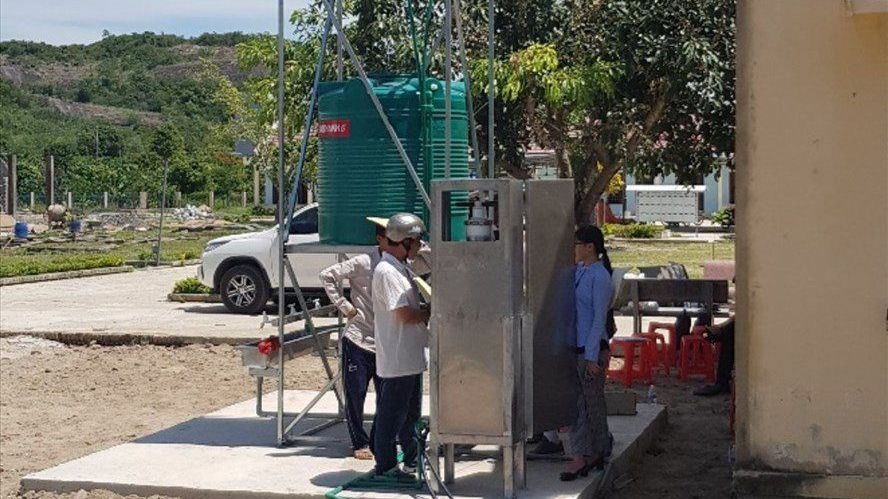 Australia giúp Việt Nam xử lý nước uống an toàn cho vùng lũ lụt