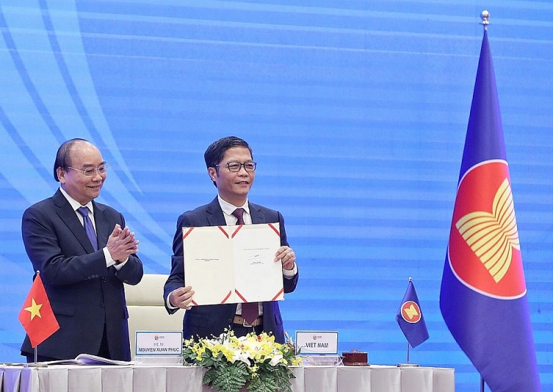 Việt Nam dẫn dắt ASEAN hồi phục kinh tế hậu Covid-19