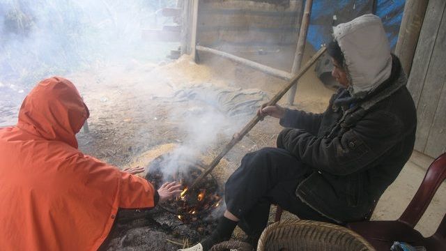 Người dân vùng cao Sa Pa co ro trong giá lạnh 0 độ