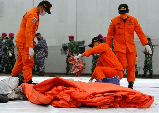 Tai nạn máy bay Indonesia: Tiếp tục tìm thấy nhiều phần thi thể, IFG sẵn sàng hỗ trợ và bồi thường cho hành khách