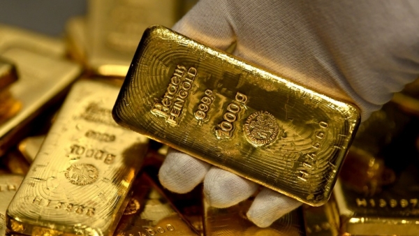 Giá vàng hôm nay 2/12/2023: Giá vàng rời đỉnh lịch sử, dự đoán cán mốc 2.100 USD/ounce, có nên mua vào?