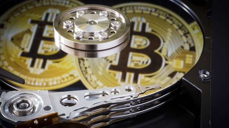Mặc kệ đà thăng tiến chóng mặt, chuyên gia vẫn khẳng định Bitcoin là tiền tệ thất bại