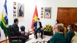 Đại sứ quán Việt Nam tại Venezuela thăm và làm việc tại bang Guárico