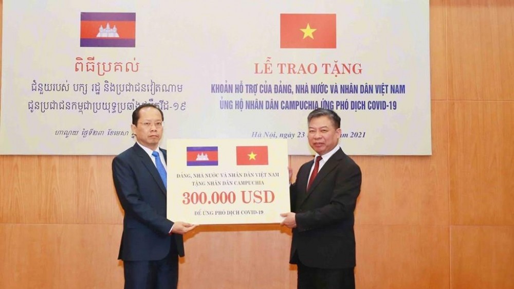 Việt Nam ủng hộ Campuchia ứng phó phòng, chống dịch Covid-19