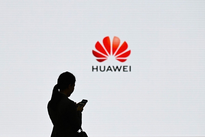 khi huawei tro thanh tam diem chien tranh thuong mai my trung