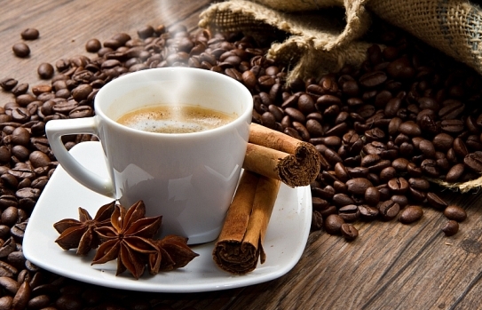 Uống 5 tách cà phê mỗi ngày vẫn an toàn cho sức khỏe tim mạch