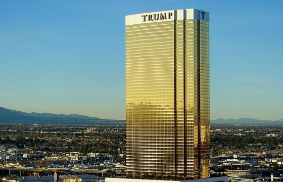 Ivanka Trump kiếm gần 4 triệu USD từ khách sạn Trump International Hotel