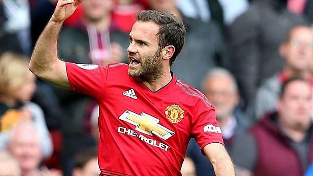 tu choi barcelona juan mata troi chan cung mu