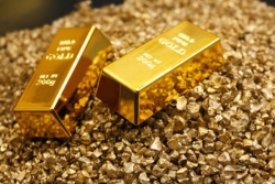 Giá vàng thế giới chạm mức cao nhất trong vòng gần 8 năm