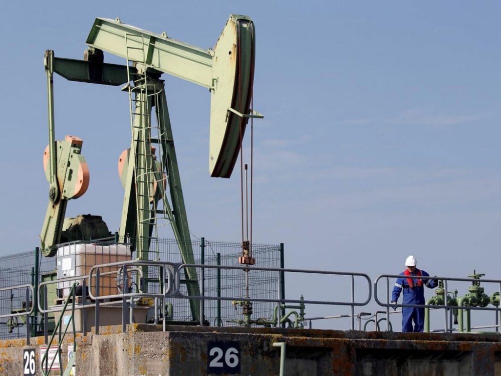 Thị trường dầu thế giới: Giá tăng vọt, hai lực cản chính và nhân tố bí ẩn Mỹ-Iran. (Nguồn: Reuters)