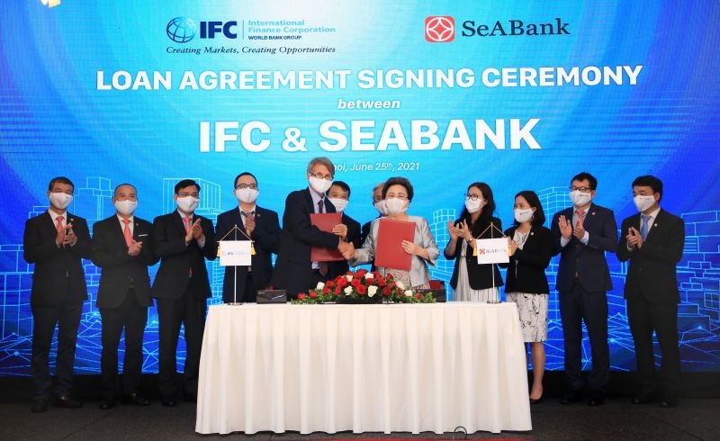 IFC hợp tác với Ngân hàng Thương mại Cổ phần Đông Nam Á để mở rộng tiếp cận tài chính cho doanh nghiệp vừa và nhỏ và doanh nghiệp do phụ nữ làm chủ tại Việt Nam, thúc đẩy tài trợ khí hậu