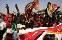 Sudan: Hội đồng quân sự và liên minh đối lập hoãn đàm phán chia sẻ quyền lực