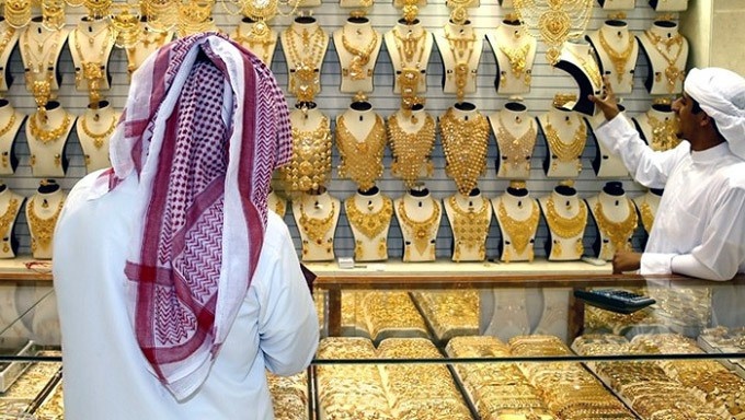 Giá vàng cao ngất ngưởng, mua vàng ở đâu rẻ nhất thế giới?