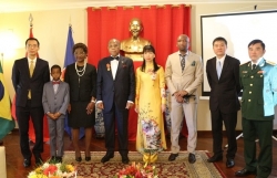 Trao Huân chương Hữu nghị cho nguyên Đại sứ Mozambique tại Việt Nam