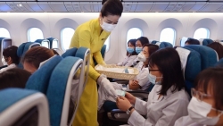 Vietnam Airlines thần tốc đưa lực lượng y tế tỉnh Hải Dương vào TP. Hồ Chí Minh chống dịch