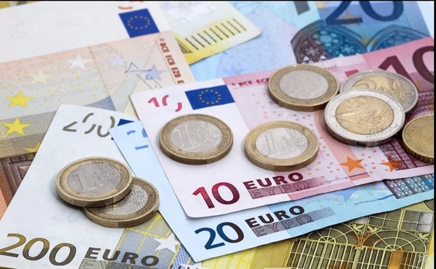 Kinh tế Eurozone mắc kẹt trong khó khăn, nguy cơ suy thoái gia tăng