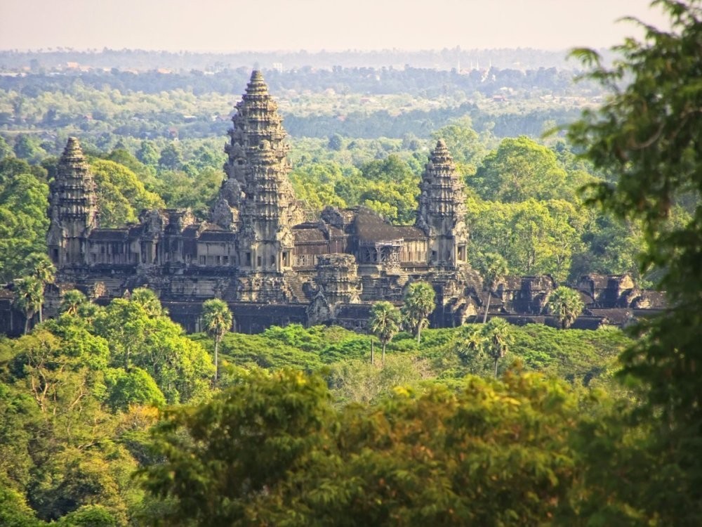 Angkor Wat, viên ngọc quý của ngành du lịch Campuchia, hiện chỉ đón 2.000 du khách mỗi ngày, giảm so với con số 8.000 du khách thời điểm trước đại dịch Covid-19. (Nguồn: Channel News Asia)