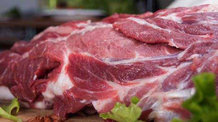 Thị trường xuất nhập khẩu ngày 29-31/8: Giá thịt lợn giảm mạnh, gạo xuất khẩu lập kỷ lục trên 1.000 USD/tấn