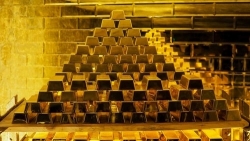 Giá vàng hôm nay 24/8: Không điều gì là không thể, vàng 'lội ngược dòng' chinh phục mốc 1.800 USD