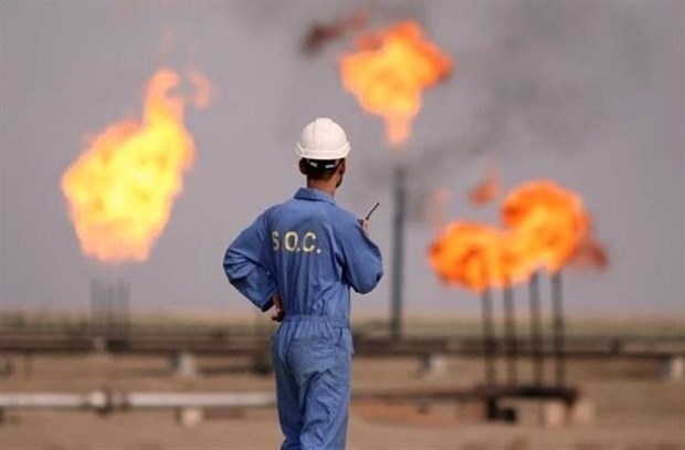 Công nhân làm việc tại một cơ sở khai thác dầu của Iran trên đảo Khark. (Ảnh: IRNA