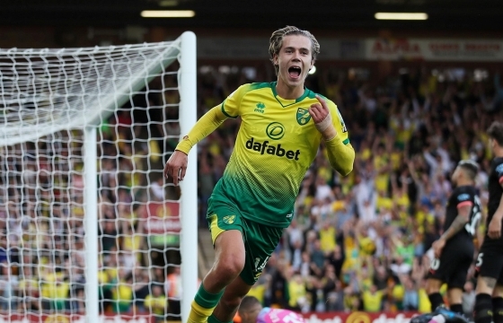 Norwich 3-2 Man City: "Cú sốc lớn" cho nhà đương kim vô địch