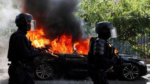 Paris lại rực lửa biểu tình Áo vàng