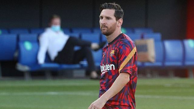 Messi chủ động nhường quyền đá phạt đền cho Griezmann