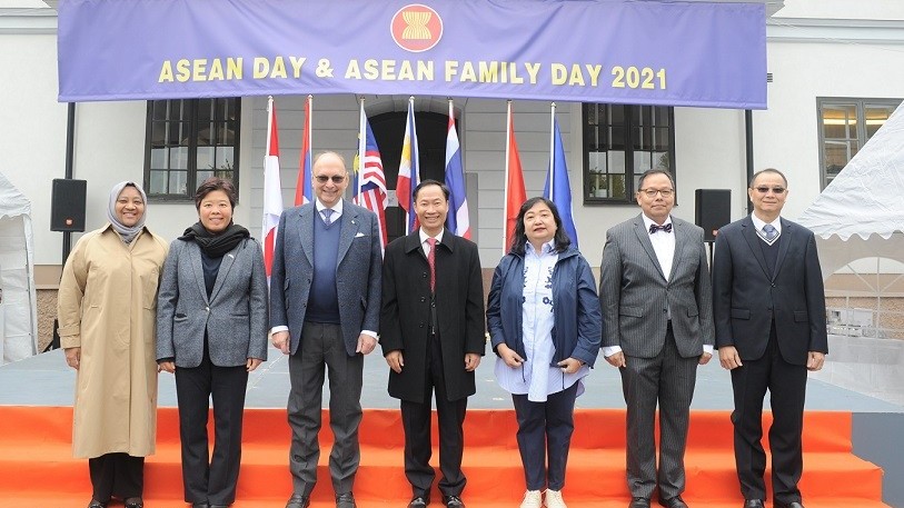 Đại sứ quán Việt Nam tại Thụy Điển chủ trì tổ chức lễ kỷ niệm ngày ASEAN và Ngày Gia đình ASEAN