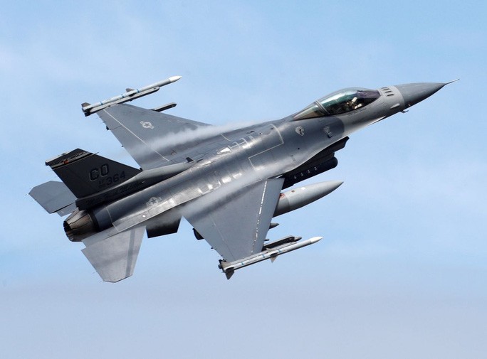 Đối phó Nga, Đan Mạch 'cử' máy bay chiến đấu F-16 tới đảo Bornholm