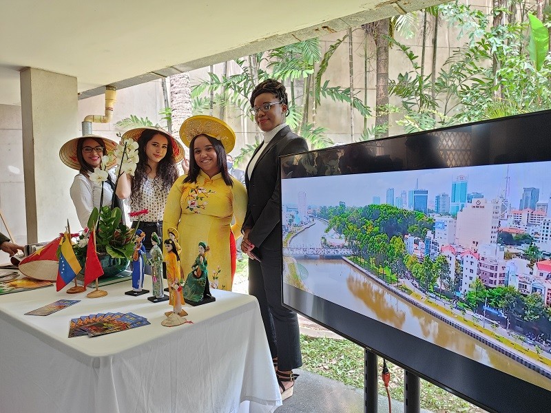 biểu diễn nghệ thuật kỷ niệm 77 năm Quốc khánh Việt Nam tại Venezuela