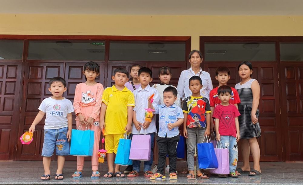 Trẻ em gốc Việt tại Preah Sihanouk, Campuchia đón Tết Trung thu ý nghĩa