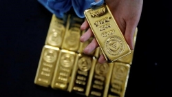 Giá vàng hôm nay 6/10: Thế giới 'xoay chiều' chiếm lại mốc 1.900 USD/ounce, trong nước vẫn ‘chật vật’ tìm sức bật