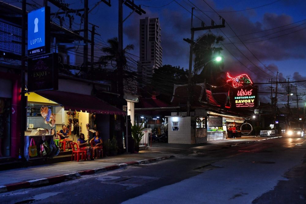 Thiên đường du lịch Phuket 'vắng lặng như tờ' vì Covid-19