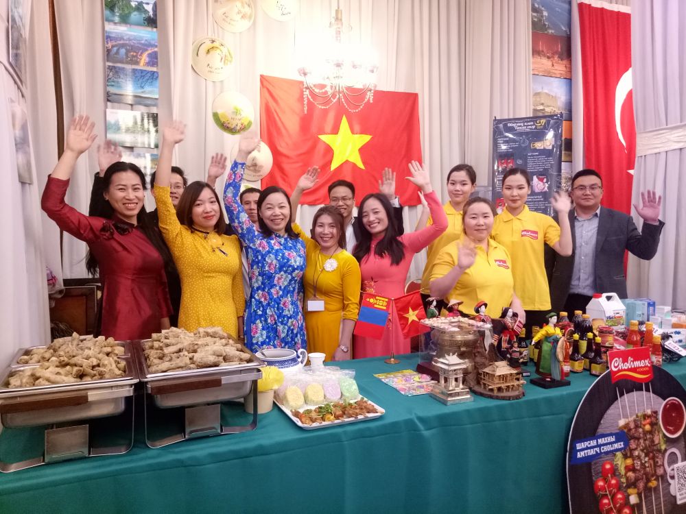 Dấu ấn Việt Nam tại hội chợ từ thiện ở Mông Cổ