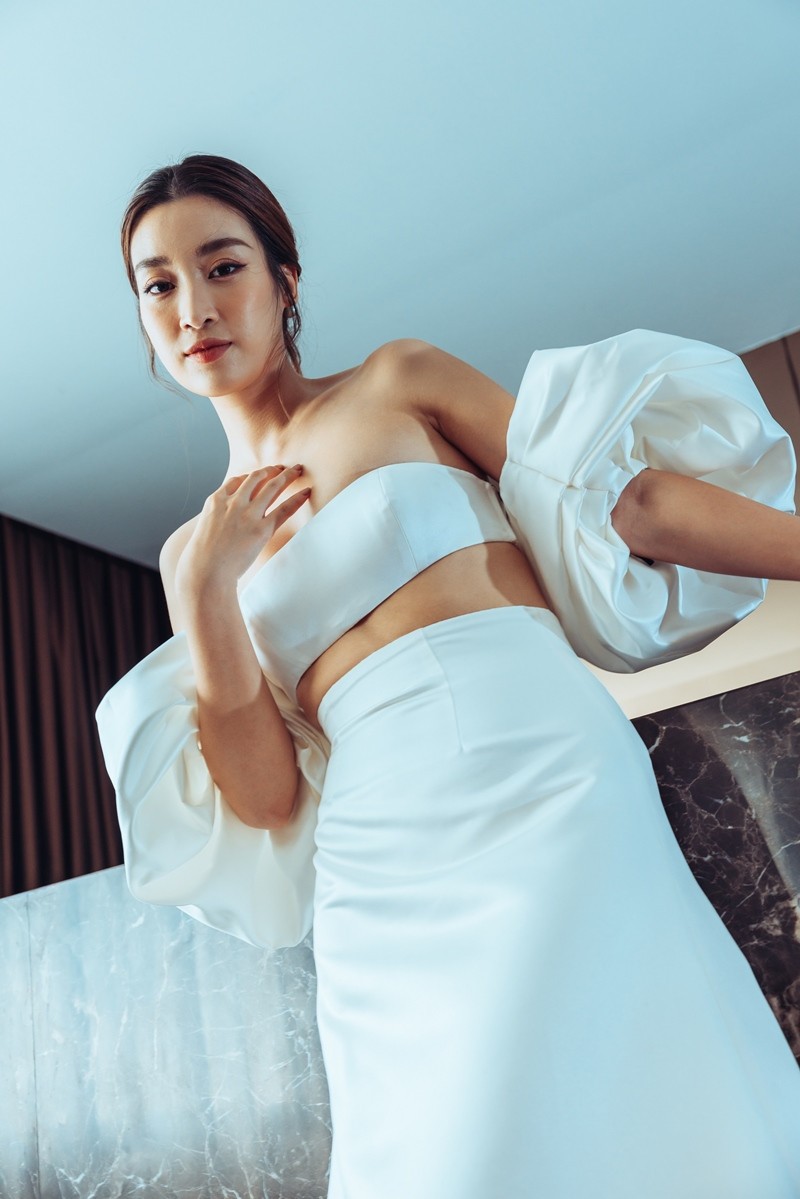 Nhà thiết kế tài hoa Vera Wang tạo nên xu hướng thời trang cưới đương đại 2023, tôn vinh bản sắc cá nhân độc đáo của mỗi nàng dâu hiện đại.  
