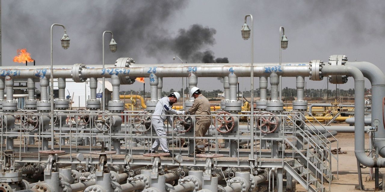 OPEC+ cắt giảm sản lượng dầu: Thực tế có thể giảm bao nhiêu? Giá sẽ đi 'tàu lượn' trong năm 2022