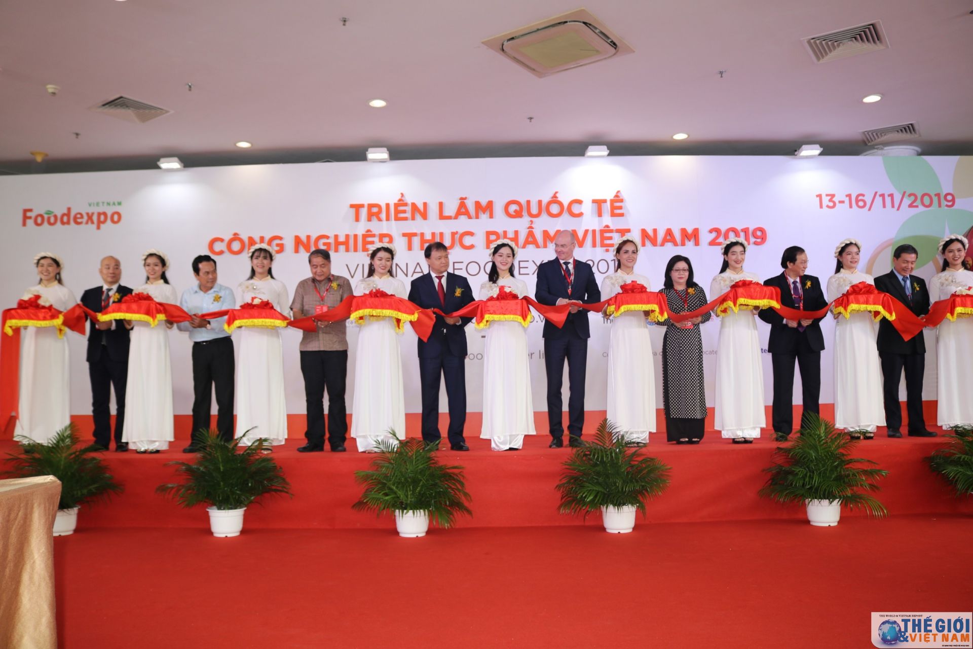 hua hen dot pha tai trien lam vietnam foodexpo 2019