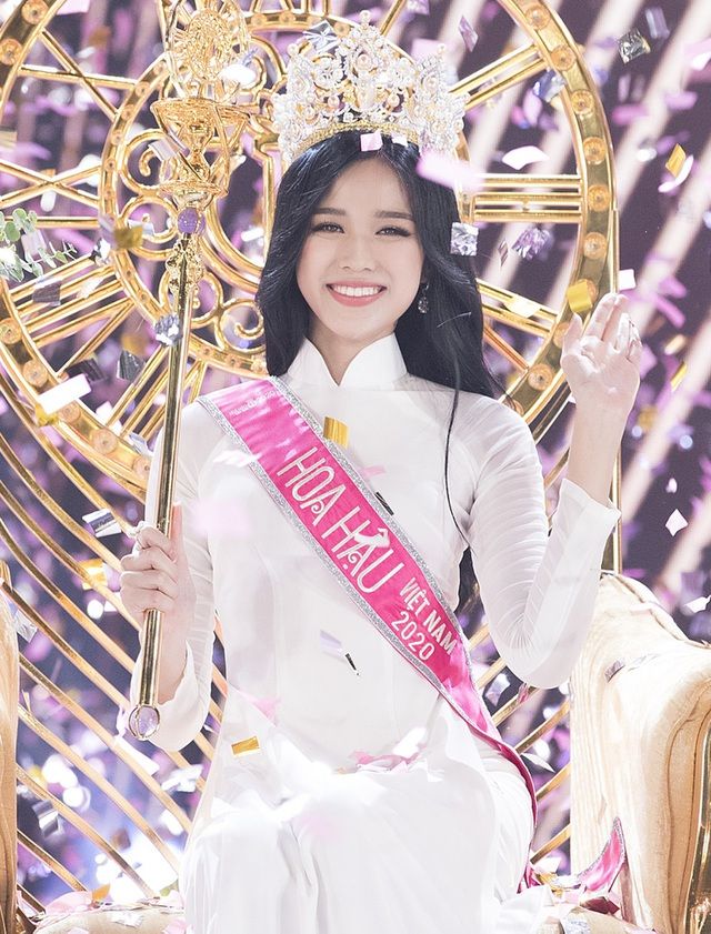 Đêm Chung kết Hoa hậu Việt Nam 2020 diễn ra tại TPHCM tối ngày 20/11 đã gọi tên thí sinh Đỗ Thị Hà, sinh năm 2001, đến từ Thanh Hóa.