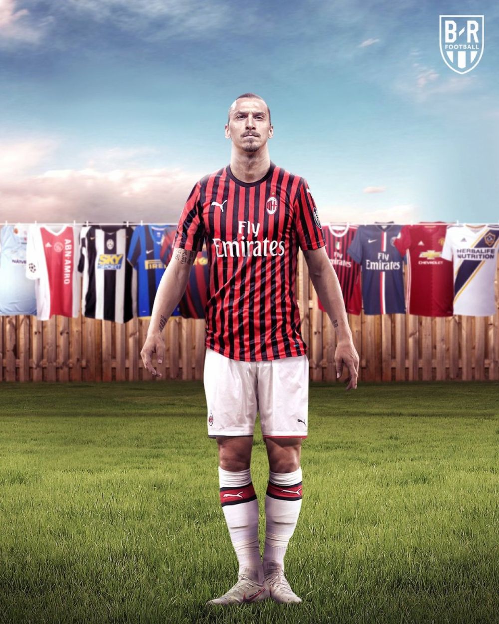Zlatan Ibrahimovic tái hợp với AC Milan và mang những ngày tháng tươi đẹp trở lại.