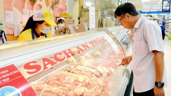 Giá heo hơi hôm nay 6/12: Giá heo hơi miền Bắc điều chỉnh giảm, trang trại lớn