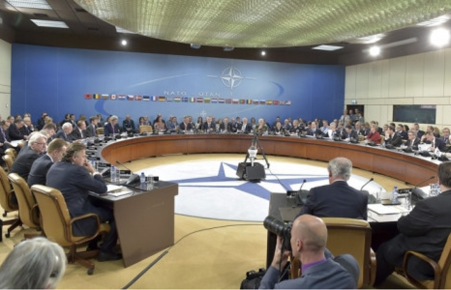Hội nghị Ngoại trưởng NATO: Lo ngại quan hệ tương lai với Mỹ