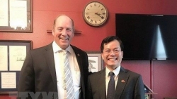 Vietnamese Ambassador to US Ha Kim Ngoc talks with Congressman Ted Yoho