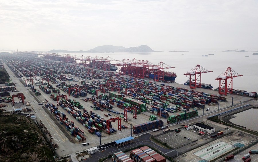 Thượng Hải tiếp tục đứng đầu thế giới về số lượng container qua cảng