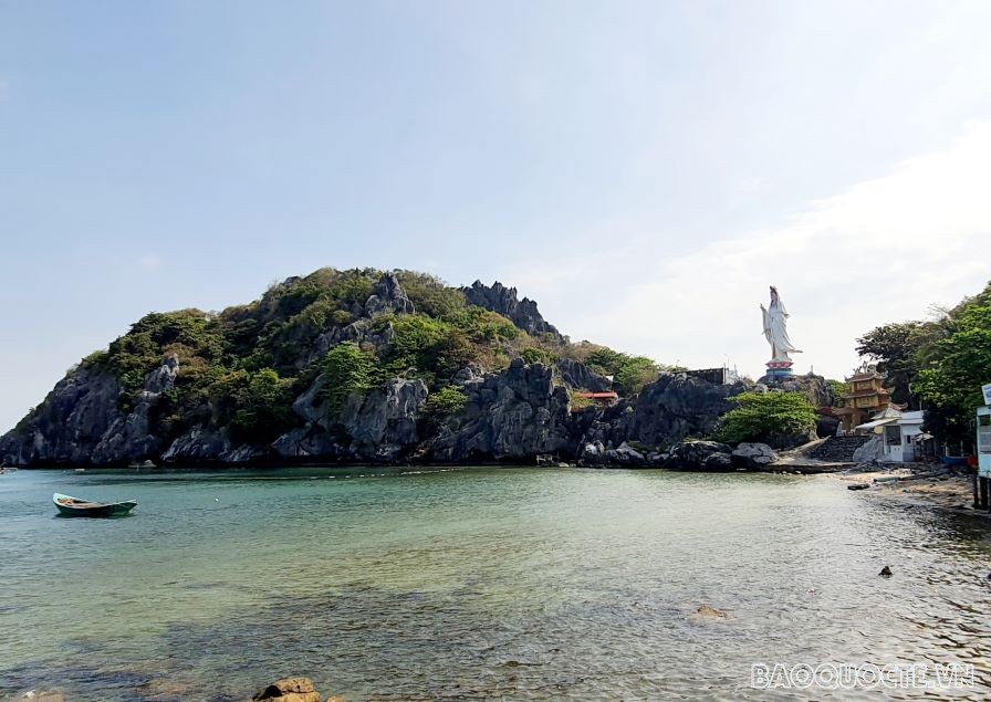 Đảo Hòn Nghệ - ‘Hạ Long’ phương Nam